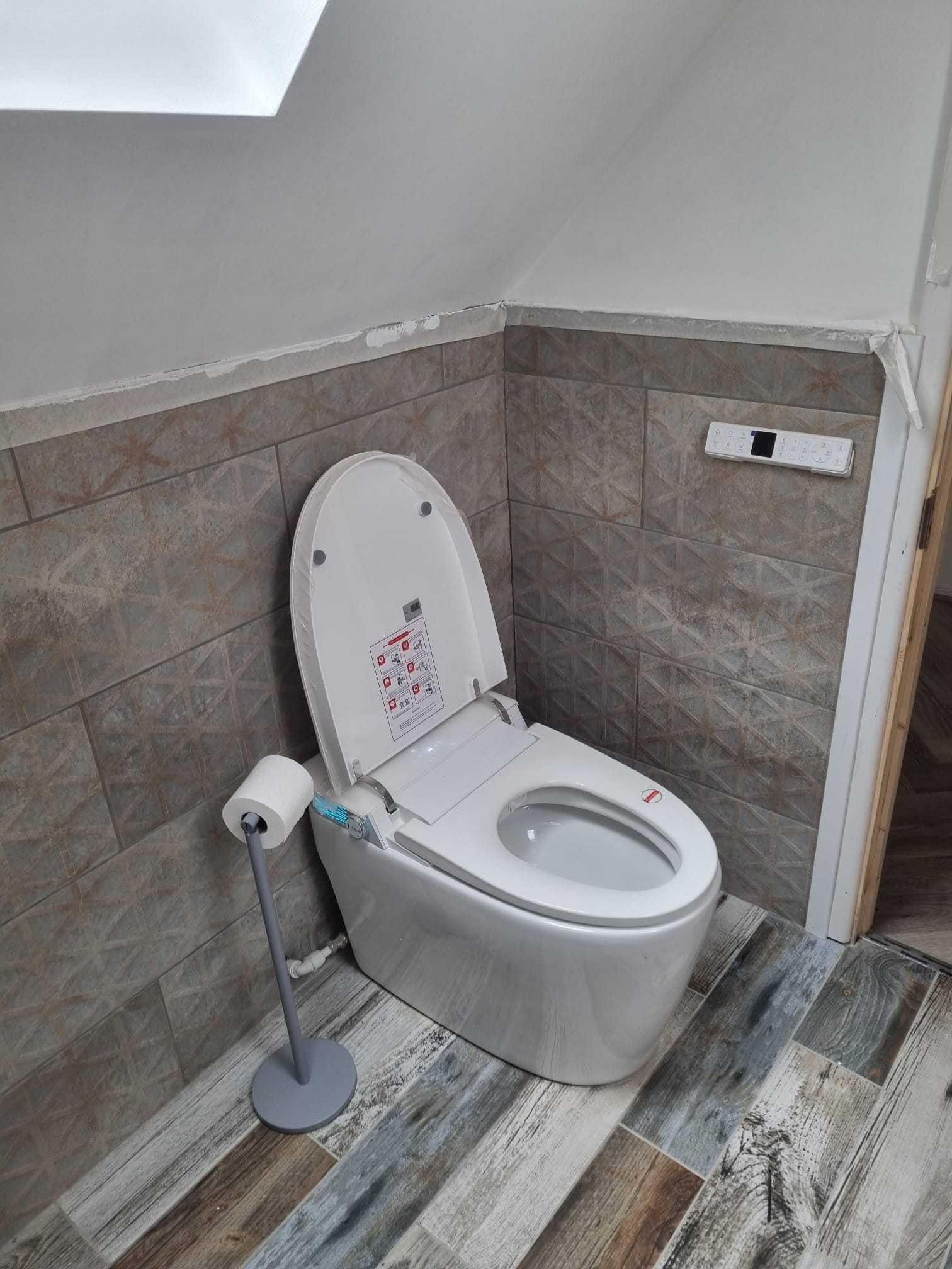 Wall tiling in bathroom renovation